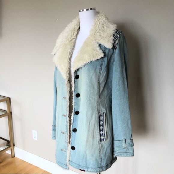 Free People Jackets & Blazers - Free People Distressed Denim & Sherpa Jacket Size Small